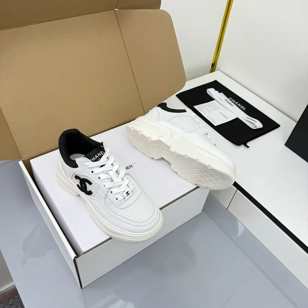 👟👟Ex-factory price 620👟👟 Chanel bread shoes ~ original calfskin panda shoes Chanel 25C latest hot style panda black and white sports shoes casual sneakers Xiaoxiang hot item classic black and white panda color coco girls must pay Fabric: original custom mixed sheepskin lining: original imported breathable mesh lining outsole: Original molded rubber + TPU combination Size: Women's 35-41